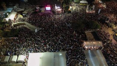 عشرات الآلاف يخرجون في تل أبيب ضد نتنياهو: أنت تعطل الصفقة 