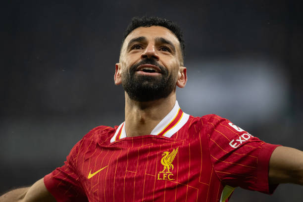 «ليس الأفضل».. وائل جمعة يصدم محمد صلاح بشأن الكرة الذهبية