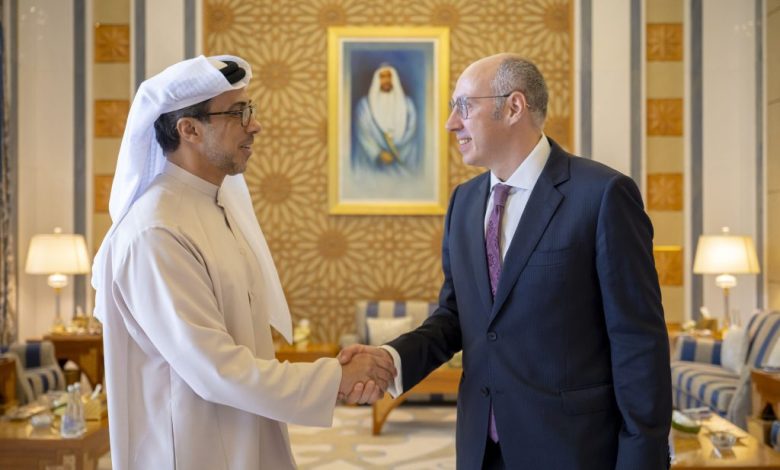منصور بن زايد يستقبل السفير الأوكراني بمناسبة انتهاء فترة عمله في الإمارات