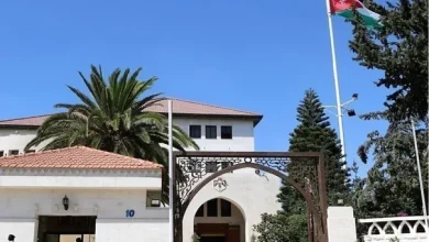 موظفون حكوميون إلى التقاعد - أسماء...