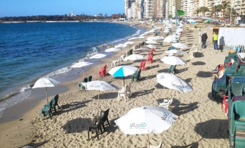 ناج من حادث غرق أبو تلات: الراية الحمراء على الشاطئ رُفعت بعد الحادث.. والمشرفون هربوا