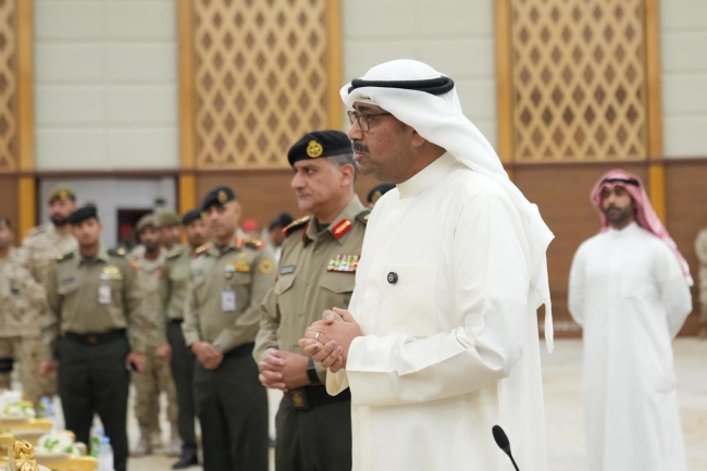 وزير الدفاع شهد إجراءات قرعة دفعة الضباط الجامعيات الأولى