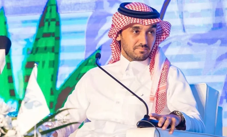 وزير الرياضة يوجه اتحاد القدم بمعالجة الجوانب التنظيمية لكأس السوبر السعودي