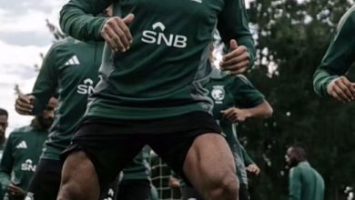 قائد المنتخب السعودي سالم الدوسري في التدريبات قبل مواجهة التشيك