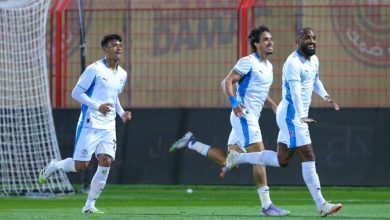 فرحة لاكازيت بهدفه الأول