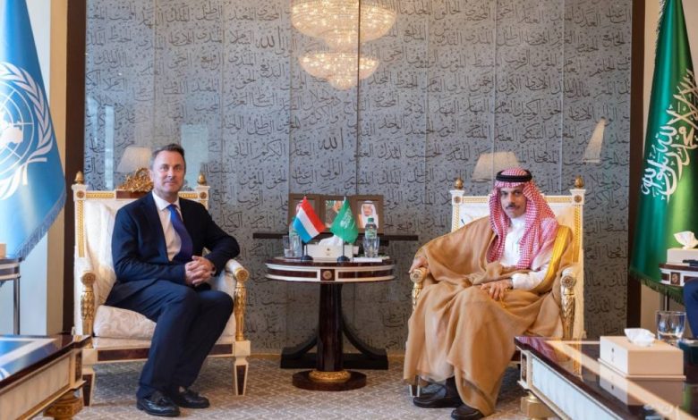 فيصل بن فرحان  يلتقي نائب رئيس وزراء وزير خارجية لوكسمبورغ