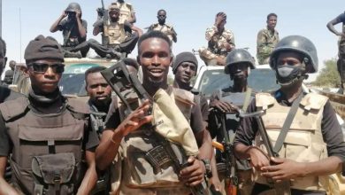 جنود سودانيون يتبعون قيادة الفرقة السادسة مشاة في الفاشر.