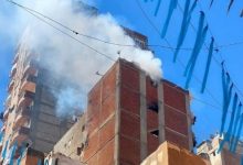 تصاعد النيران من الشقة