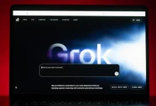 Grok يصف اغتيال تشارلي كيرك بالمزحة