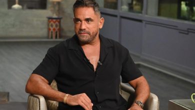 أمير كرارة يروي موقفًا طريفًا مع مصطفى غريب جعله محل سخرية
