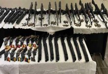 الداخلية تضبط عصابتين و94 قطعة سلاح ناري خلال يوم