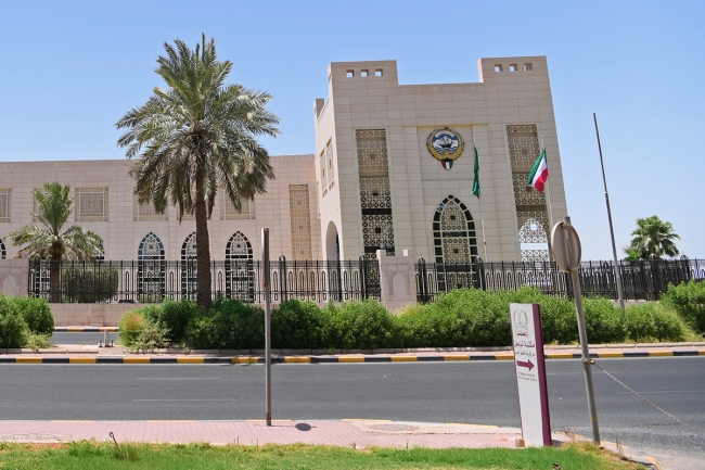 الكويت تعزي قطر في استشهاد أحد منتسبي الأمن الداخلي جراء العدوان الإسرائيلي