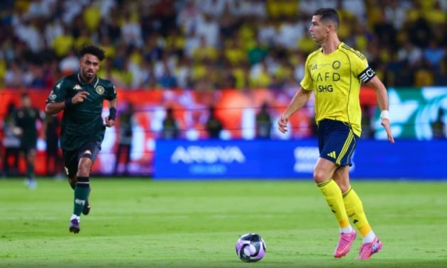 النصر إلى الصدارة بثنائية أمام الخلود