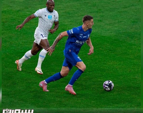 الهلال يستفيق بثلاثية أمام الأخدود