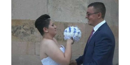 بالصور لاجئة عراقية مسلمة تتحول إلى المسيحية وتتزوج من مقدوني
