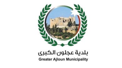 بلدية عجلون تباشر بأعمال توسعة الطرق في الروابي وأم...