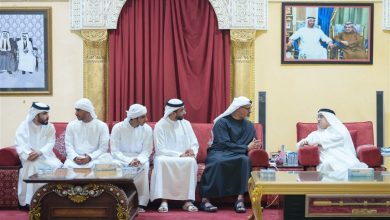 خالد بن محمد بن زايد يُقدم واجب العزاء بعد وفاة سلطان بن خالد بن محمد القاسمي