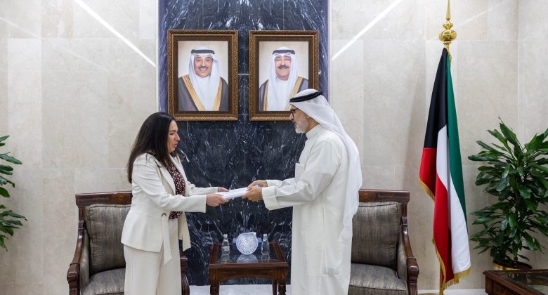 رئيس مجلس الوزراء يتلقى رسالة خطية من نظيره المصري
