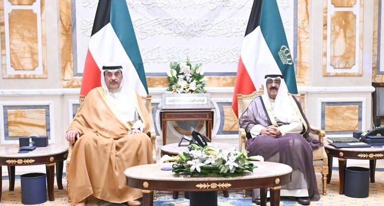 سمو أمير البلاد يستقبل سمو ولي العهد