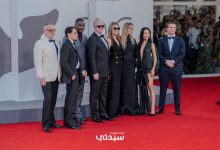 في اليوم السابع من مهرجان فينيسيا:حضور لافت لإدريس ألبا وزوجته على السجادة الحمراء وإطلالات مينيمالية أنيقة