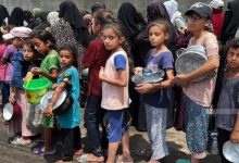 فيديو جديد لرهينتين في غزة ومنظمة الصحة العالمية تحذر من تجويع المدنيين