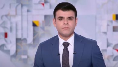 فيديو.. مذيع قناة الغد يفاجأ على الهواء بقصف منزل عائلته في مدينة غزة
