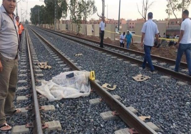 قطار يصدم شابا بدراو في أسوان