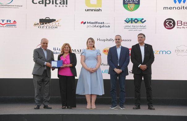 كابيتال بنك يواصل مسيرته في دعم الابتكار والابداع العلمي...