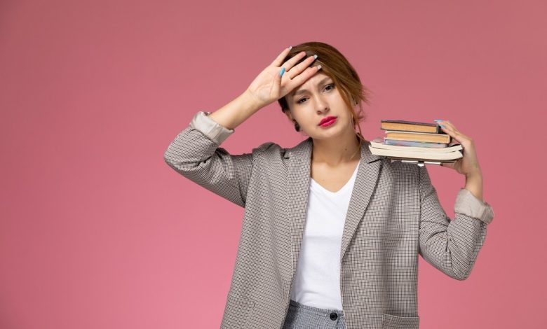 كيف تنظم الفتاة وقتها بين الدراسة والحياة الاجتماعية؟