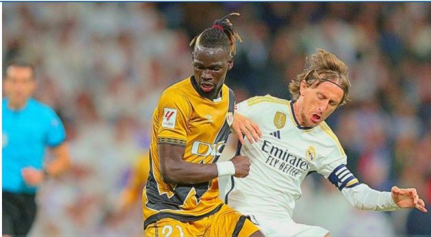 لاعب الدوري الإسباني يقترب من الشباب