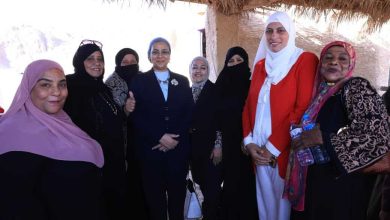 للاستماع إلى مطالبهن وتطلعاتهن.. رئيسة المجلس القومي للمرأة تلتقي سيدات وادي منحر الناقة بشرم الشيخ
