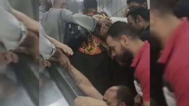 مصر.. فوضى ومصابين بمحطة مترو عقب سقوط راكب بكرسي متحرك