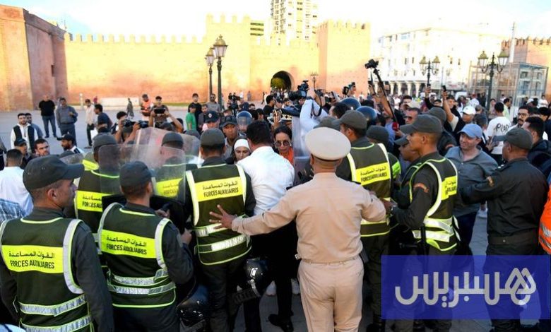 نقابة الصحافة ترفض "التعامل المهين"