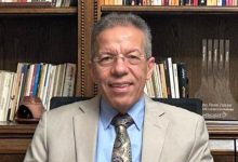 نقيب الأطباء: أكثر من نصف أطباء مصر يعملون بالخارج.. 130 ألفا وظاهرة الهجرة تنذر بخطر
