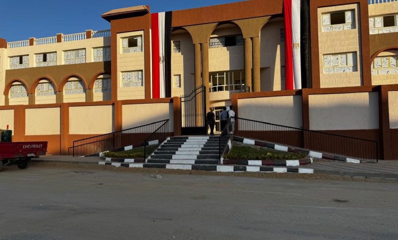وزير الإسكان: تسليم أول مدرسة تجريبي ودفع العمل بالمشروعات السكنية في أكتوبر الجديدة