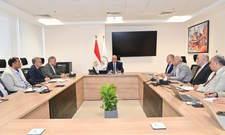 وزير الري يتابع إجراءات مصلحة الميكانيكا والكهرباء للتعامل مع حالات الطوارئ التي تواجه محطات الرفع
