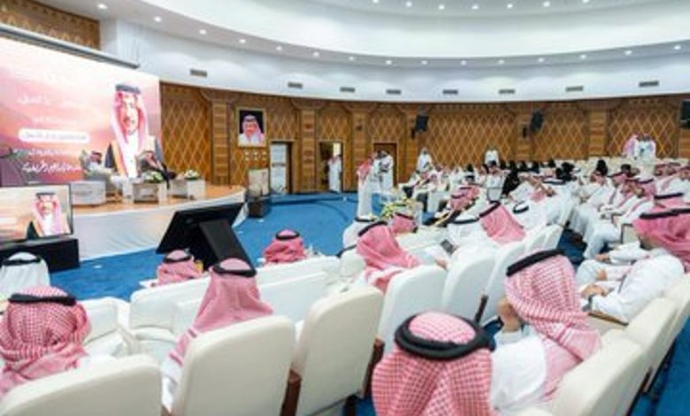 وزير الصناعة يبحث مع مستثمري الباحة تعزيز الفرص الاستثمارية في الصناعة والتعدين