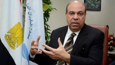 وزير الطيران المدني: ألغينا التعاقد مع الشركة المسئولة عن عجل مطار القاهرة.. ونؤكد منع دفع الإكراميات