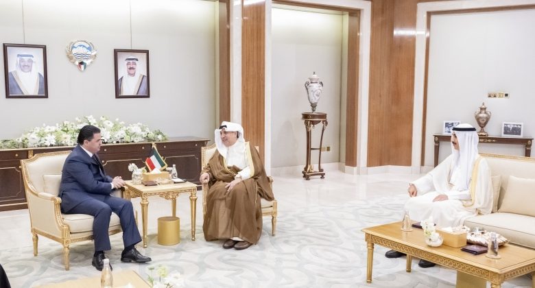 وزير شؤون الديوان الأميري ورئيس ديوان ولي العهد يستقبلان سفراء الأردن وفرنسا وتركيا واليابان