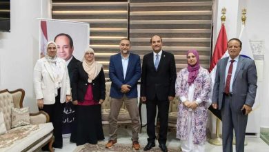 وكيل صحة سيناء يلتقي رئيس جامعة العريش لتعزيز التعاون المشترك بين الجانبين