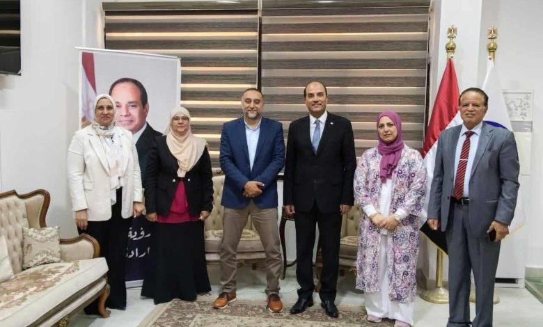 وكيل صحة سيناء يلتقي رئيس جامعة العريش لتعزيز التعاون المشترك بين الجانبين