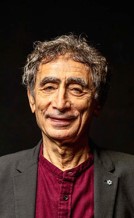 «أؤيد التدخل أثناء بكاء الطفل دون تركه حتى ينتهي من بكائه بنفسه»