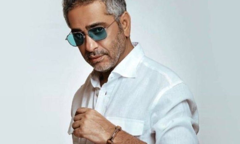 ما سبب تسليم فضل شاكر نفسه للجيش اللبناني؟ وماذا قال نجله عن الواقعة؟