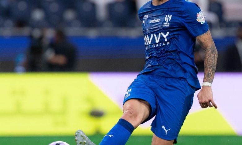 الهلال يلاحق صدارة النصر بنقاط الشباب