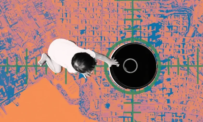 أحد المهندسين يكتشف تجسس المكنسة الذكية على منزله بطريقة لن تتوقعها!