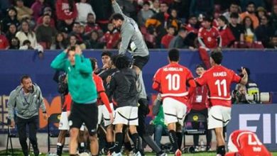 أغرب لحظات كأس العالم للشباب.. خلاف بين لاعبي مصر يتحول إلى فرحة عارمة (فيديو)