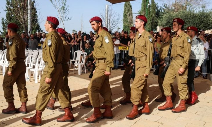 إسرائيل تهدد حماس: عقوبات قاسية إذا أخفت جثامين الاسرى