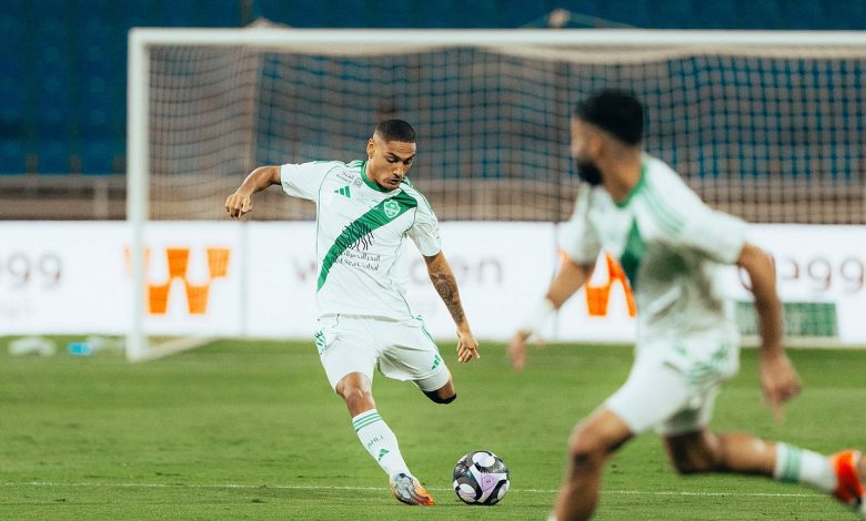 الأهلي يعبر النجمة في دوري روشن