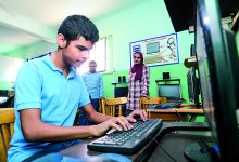 التضامن: توزيع 2000 جهاز لاب توب ناطق مجهز لدعم الطلاب المكفوفين