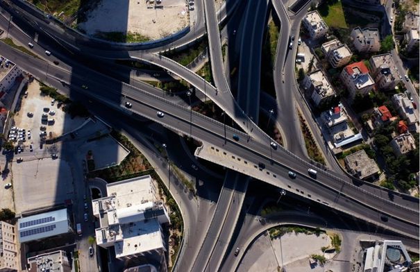 الحكومة تعلن عن 5 مشاريع استثمارية مستقبلية في عمّان...